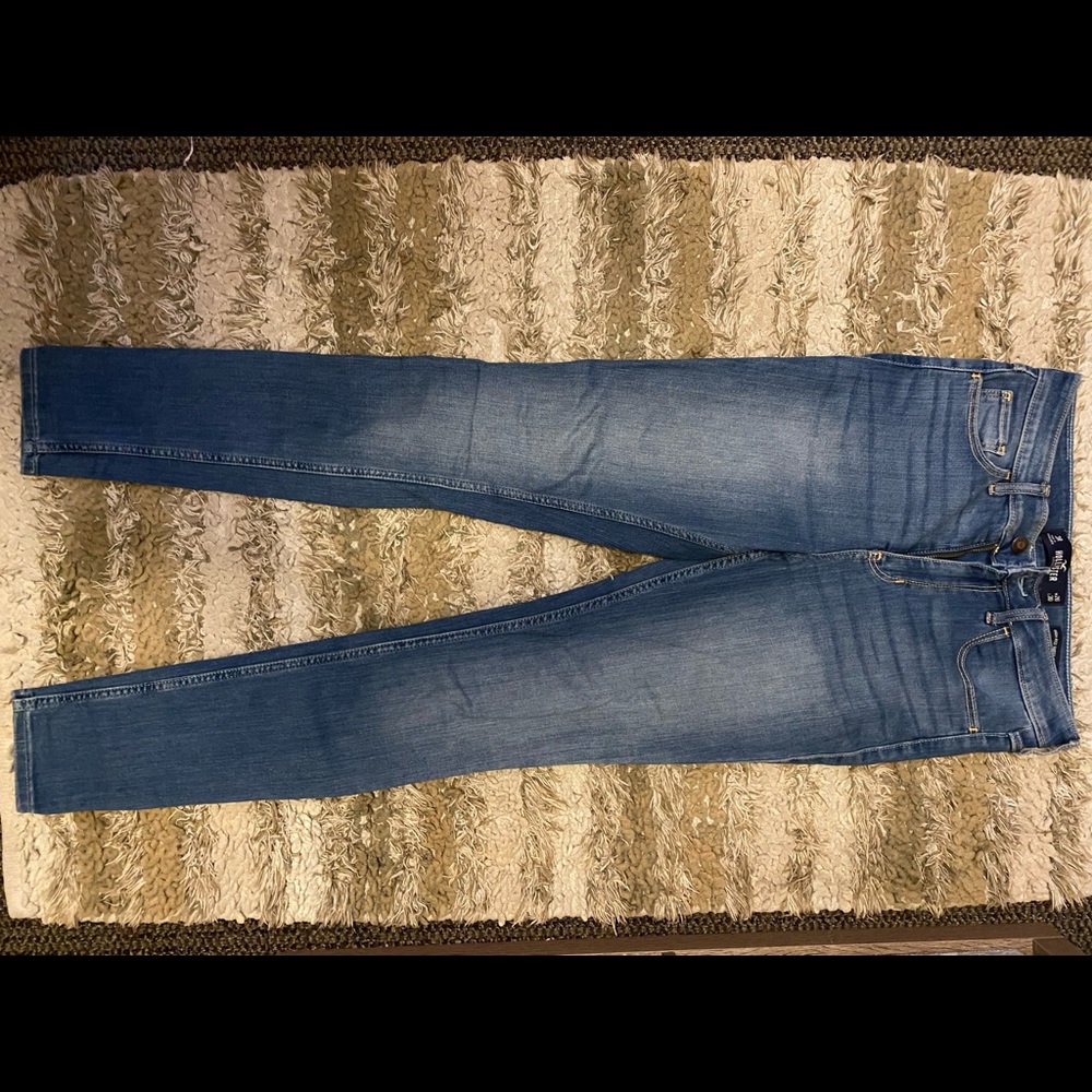 Size 3R, W36, dark wash Hollister skinny jeans